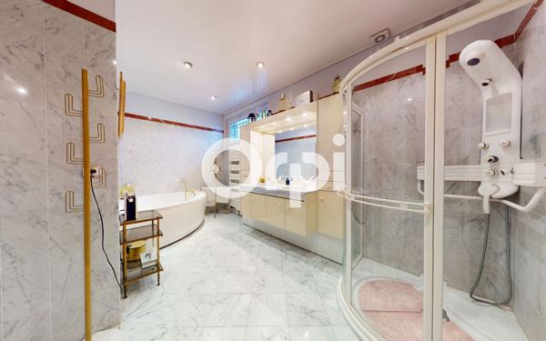 Maison à vendre    8 pièces • 230 m2 Soissons