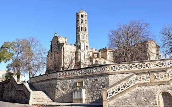 Appartement à vendre    3 pièces •  Uzès