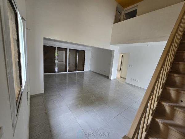 Villa T5 sis à Capesterre-Belle-Eau.