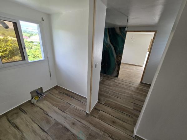 Villa T5 sis à Capesterre-Belle-Eau.