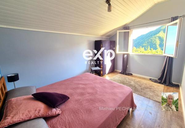 LA POSSESSION / DOS D'ANE / GRANDE MAISON AVEC POTENTIEL