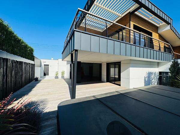 Maison d'Exception avec Vue Mer à Vaux-sur-Mer