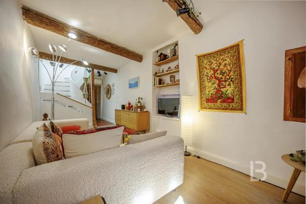 Maison de ville au cœur du Vieil Antibes – Charme et authenticité