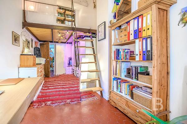 Maison de ville au cœur du Vieil Antibes – Charme et authenticité