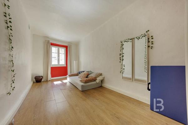 Maison de ville au cœur du Vieil Antibes – Charme et authenticité