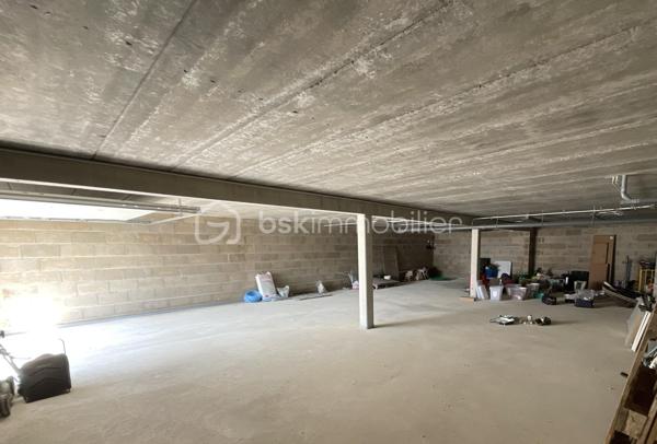 Local d activites de 279 m²