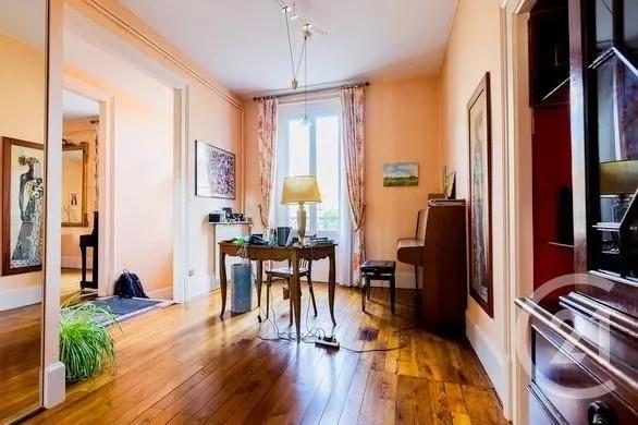 Maison à vendre  8 pièces - 300 m 2   MONTLUCON  - 03