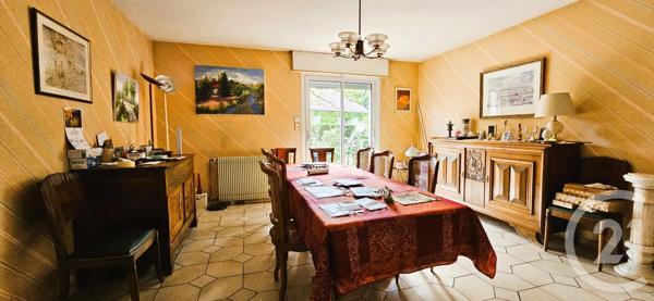 Maison à vendre  8 pièces - 300 m 2   MONTLUCON  - 03
