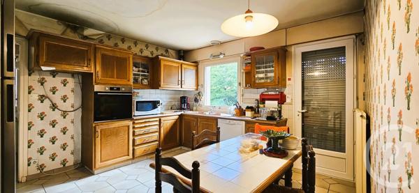 Maison à vendre  8 pièces - 300 m 2   MONTLUCON  - 03
