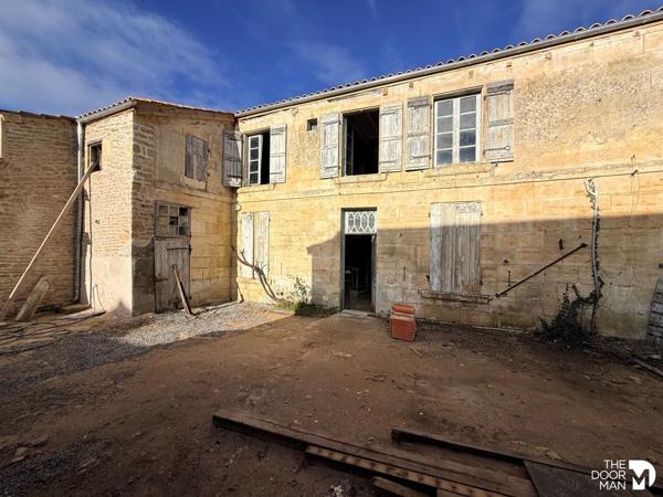 Maison - À vendre - 320 m² - MAUZE-SUR-LE-MIGNON | The Door Man