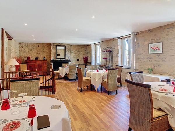 Restaurant renommé avec logement