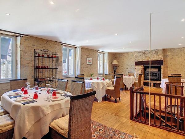 Restaurant renommé avec logement