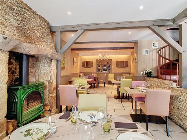 Restaurant renommé avec logement
