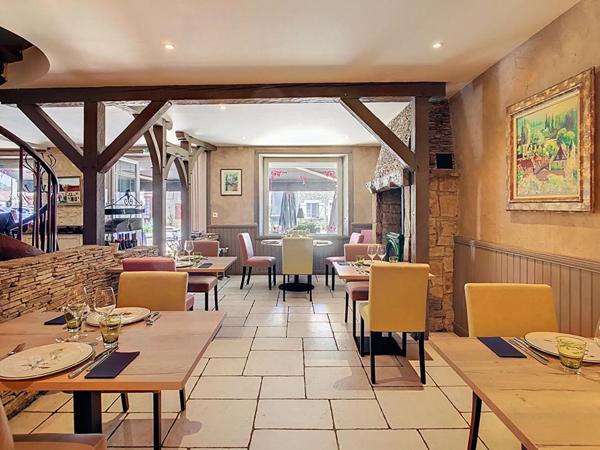 Restaurant renommé avec logement