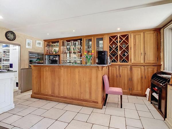 Restaurant renommé avec logement
