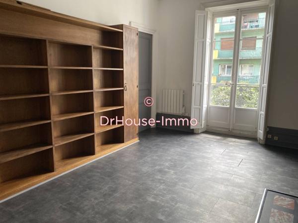 Bureau à louer 4 pièces de 84 m²