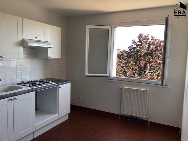 APPARTEMENT T4 A LOUER - BLOIS - 2 CHBS (POSS. 3) - CAVE, FACILITE DE STATIONNEMENT
