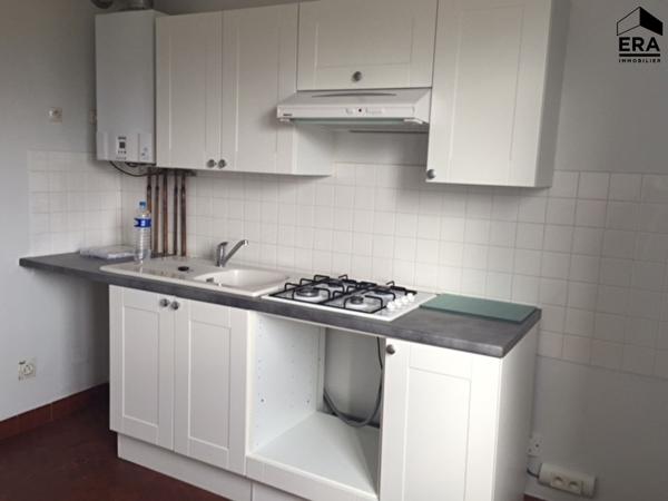 APPARTEMENT T4 A LOUER - BLOIS - 2 CHBS (POSS. 3) - CAVE, FACILITE DE STATIONNEMENT