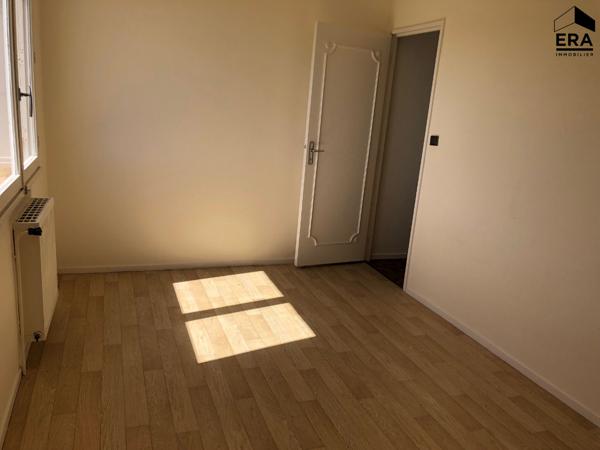 APPARTEMENT T4 A LOUER - BLOIS - 2 CHBS (POSS. 3) - CAVE, FACILITE DE STATIONNEMENT