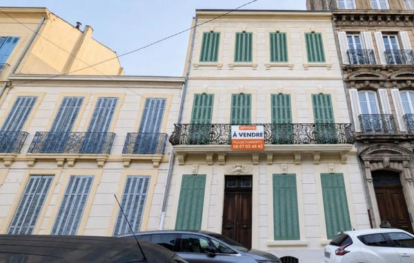 SALON-DE-PROVENCE (13) | Grande maison de maître de près de 300 m² avec jardin et piscine (chauffée) en cœur de ville
