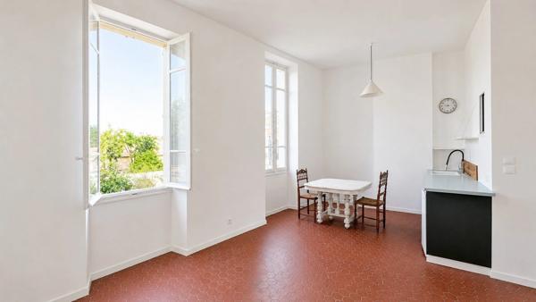 SALON-DE-PROVENCE (13) | Grande maison de maître de près de 300 m² avec jardin et piscine (chauffée) en cœur de ville