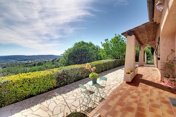 A VENDRE EN EXCLUSIVITE à Draguignan - Maison 4 pièces Lumineuse et calme avec belle vue