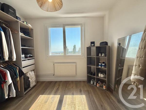 Appartement à vendre  4 pièces - 70,15 m 2   YZEURE  - 03