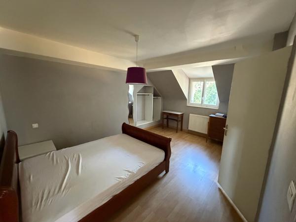 CHATELLERAULT - APPARTEMENT F2 meublé
