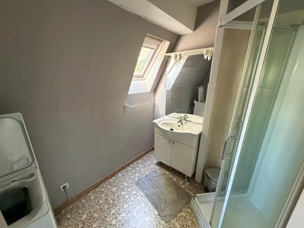 CHATELLERAULT - APPARTEMENT F2 meublé