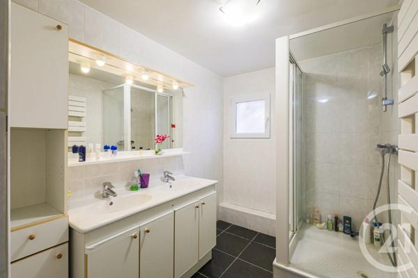 Maison à vendre  9 pièces - 220,21 m 2   GRENOBLE  - 38