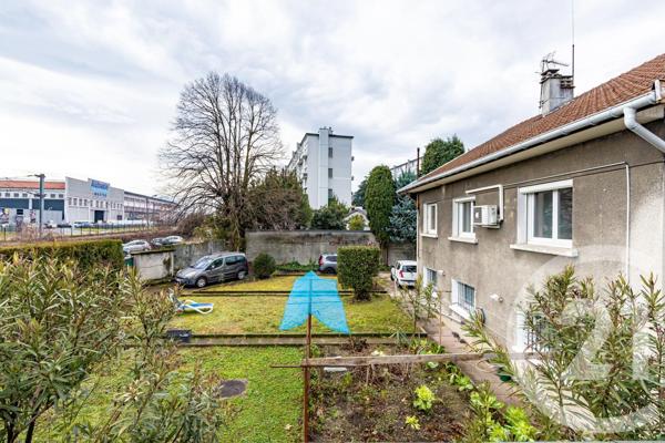 Maison à vendre  9 pièces - 220,21 m 2   GRENOBLE  - 38