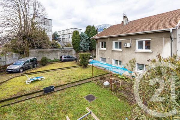 Maison à vendre  9 pièces - 220,21 m 2   GRENOBLE  - 38