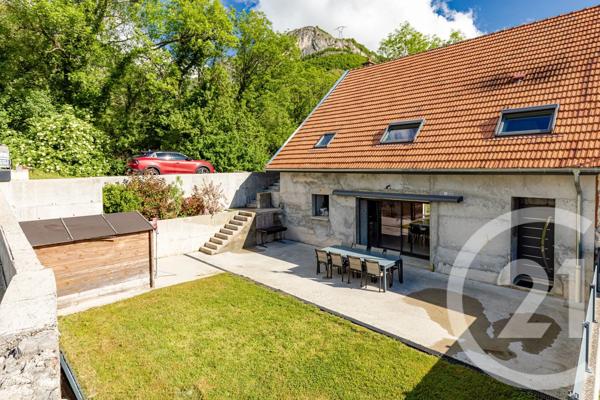 Maison à vendre  9 pièces - 220,21 m 2   GRENOBLE  - 38