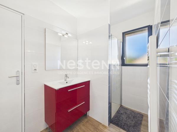 A Ayrens, 25 min d'Aurillac, à vendre Maison de plain-pied de type 5, avec garage, sur terrain de 6500m².