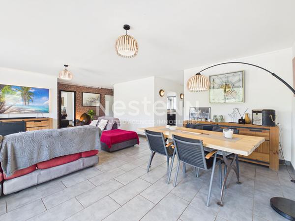 A Ayrens, 25 min d'Aurillac, à vendre Maison de plain-pied de type 5, avec garage, sur terrain de 6500m².