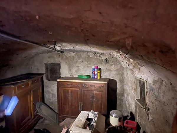 Mas en pierres mitoyen proche Anduze sur terrain constructible de 1900 m2