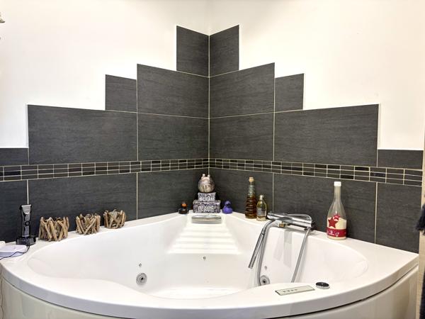 Maison 127 m² - 4 chambres - terrain 1 208 m² - fort potentiel - Bourg-lès-Valence