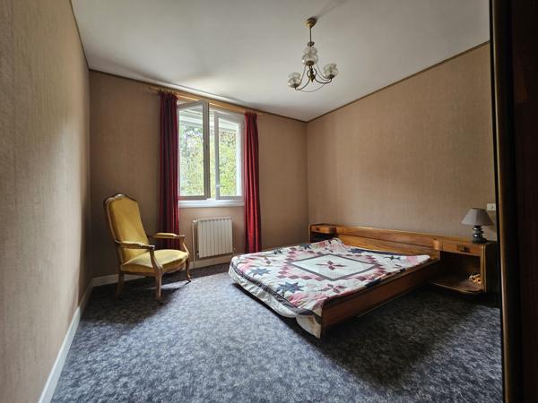 Maison sur sous sol, 3 chambres, jardin .