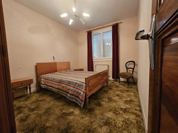 Maison sur sous sol, 3 chambres, jardin .