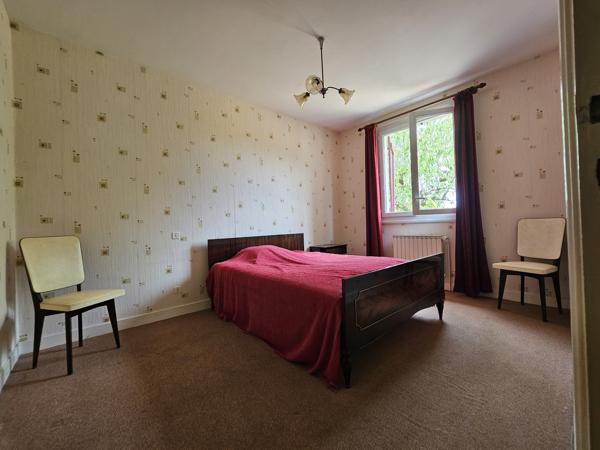Maison sur sous sol, 3 chambres, jardin .