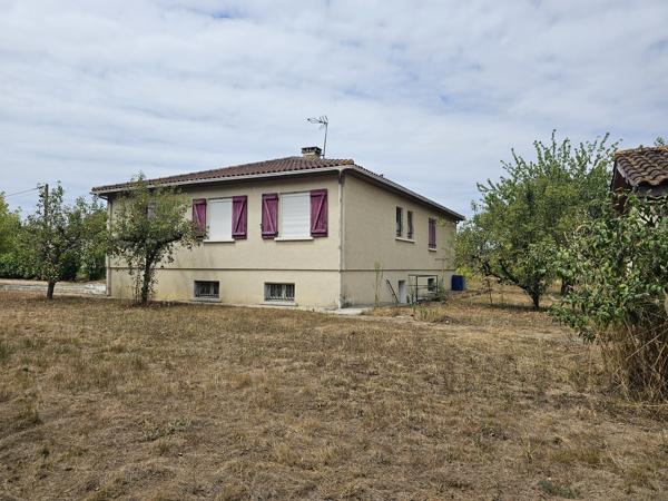Maison sur sous sol, 3 chambres, jardin .