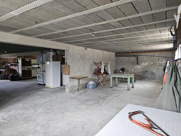 Maison sur sous sol, 3 chambres, jardin .