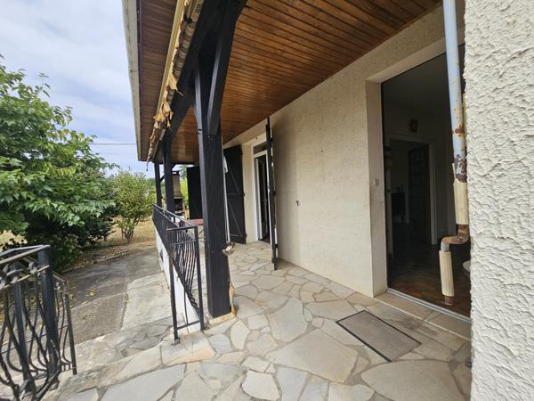 Maison sur sous sol, 3 chambres, jardin .