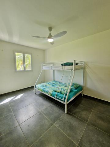 Les Abymes (97139) Bas de villa T4 meublé aux Abymes