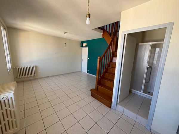 Location appartement Riom-ès-Montagnes - 2 pièce(s) - 31 m² - 396 €/mois