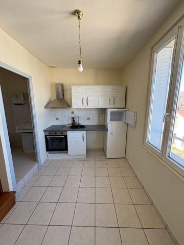 Location appartement Riom-ès-Montagnes - 2 pièce(s) - 31 m² - 396 €/mois