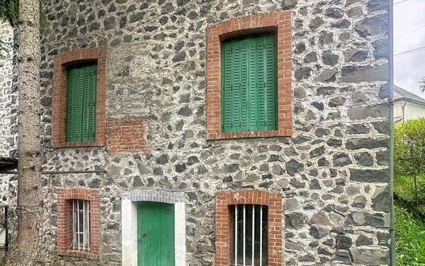 Maison à vendre    3 pièces •  Neussargues-Moissac