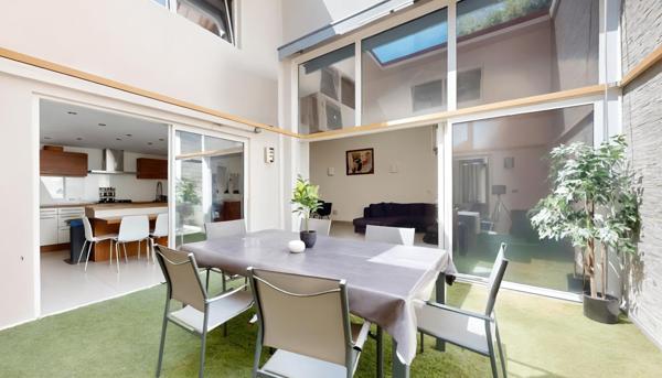 Loft 4 pièces - 160 m² Bien prestige