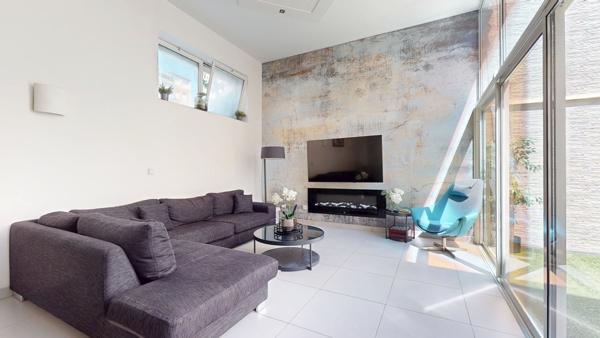 Loft 4 pièces - 160 m² Bien prestige