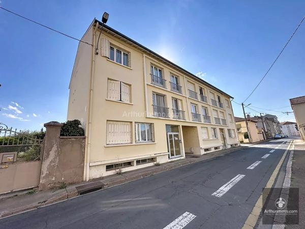 Vente                                                      Immeuble
                        
                     30 pièces                      720 m2                     à Roanne